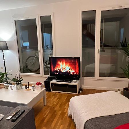 Entire Apartment With Terrace Paris Exterior photo
