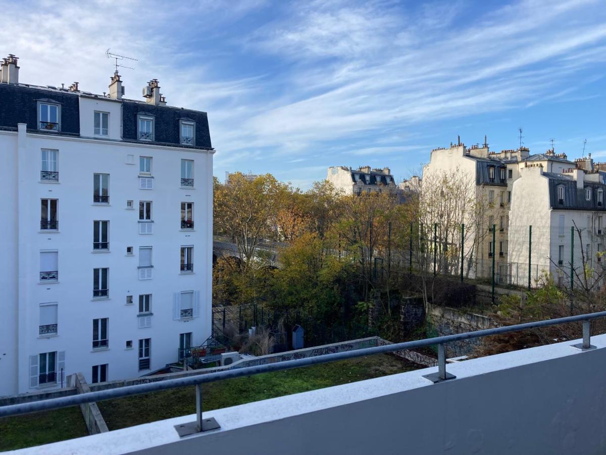 Entire Apartment With Terrace Paris Exterior photo