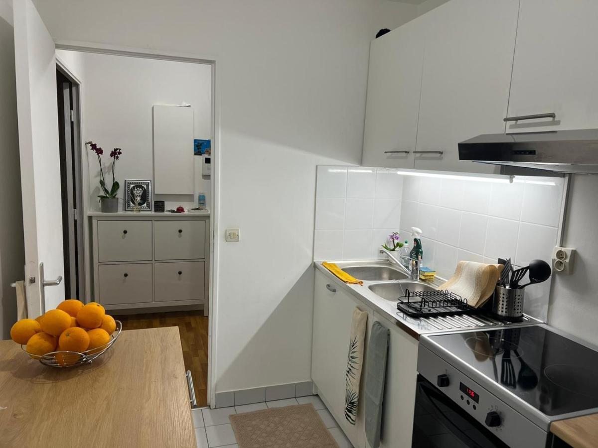 Entire Apartment With Terrace Paris Exterior photo